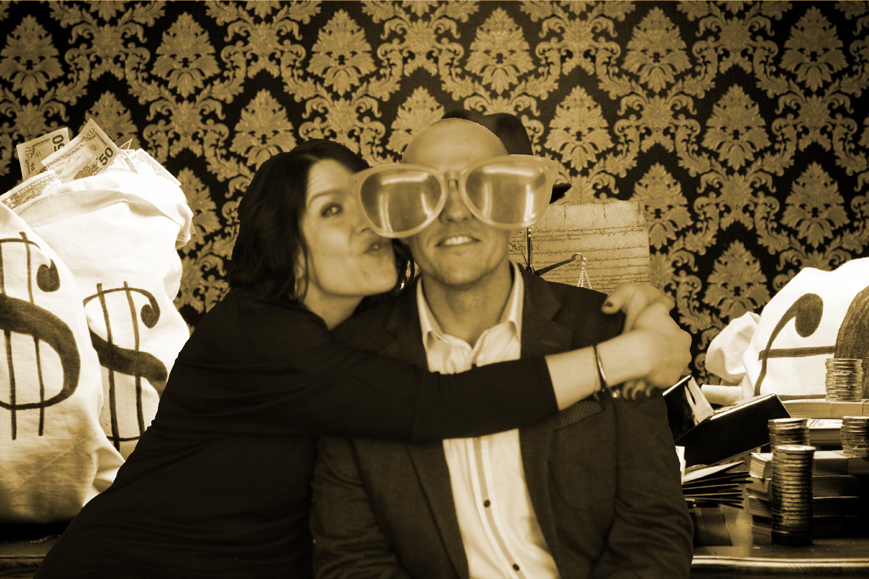 Mr & Mrs Mills | View more photos from the event at gallery.myphotoboothexperience.co.uk/u/MyPhotoBoothExperienceLtd/Mr-Mrs-Mills